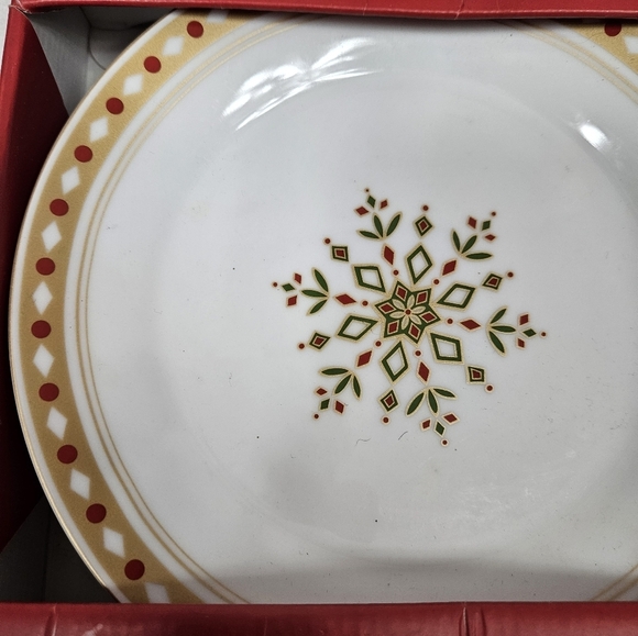 NWT Pier One Holiday White & Gold Snowflake 7.5" Dessert Plates Set of 4 - Picture 2 of 9